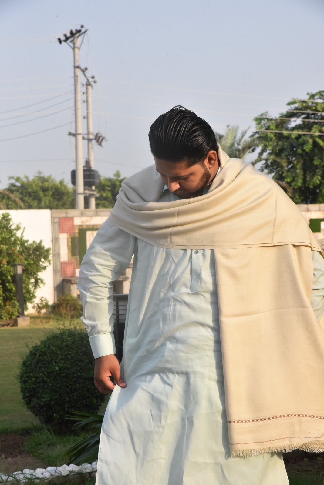 Premium Cream Traditional Men's Shawl – Elegant Border Design